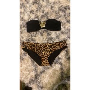 Strapless bikini. X-small top and small bottoms